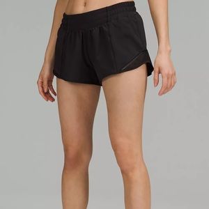 Lululemon Hotty Hot Low-Rise Short 2.5”
